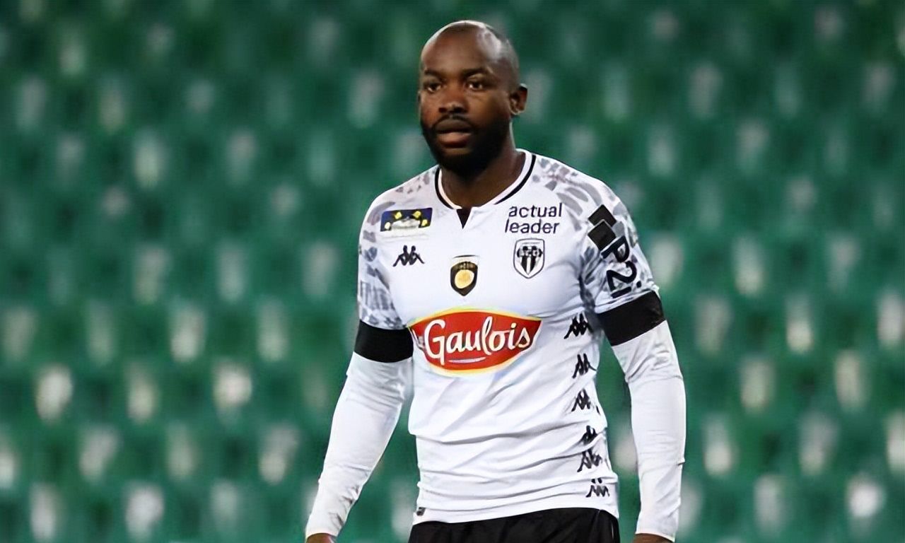 关于转会期广州队调整名单以备法甲；绝杀压哨环节打磨；话题不断；年轻球员得到机会的信息