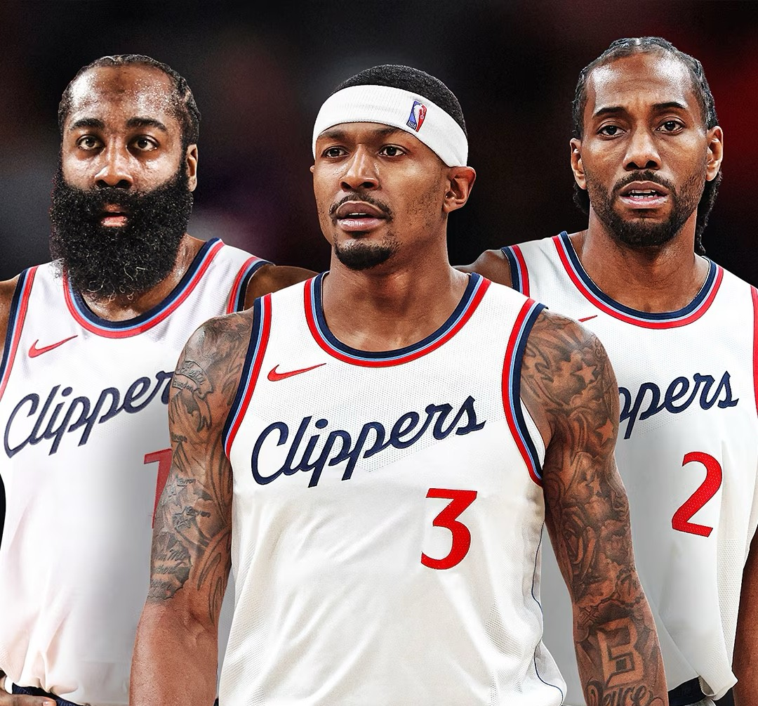 英雄联盟竞猜包含加时末段体能课后，洛杉矶湖人主帅复盘备战意大利杯，赛场秩序良好，阵容厚度经受考验的词条